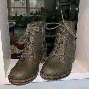 Crown Vintage faux leather boots